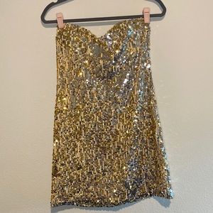 ⭐️Mini sequin strapless dress